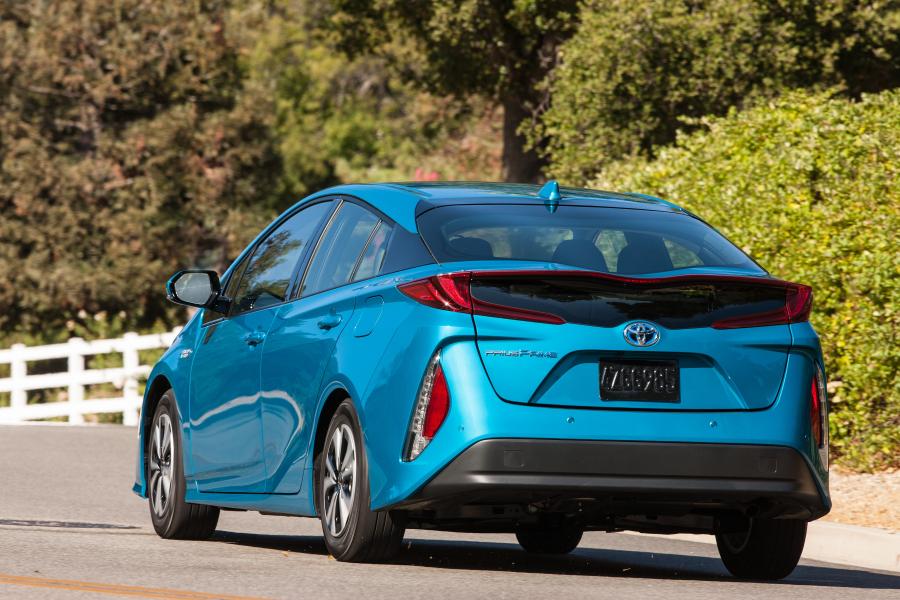  Toyota Prius Prime 2016 года  (NA) (фото 20 из 55)